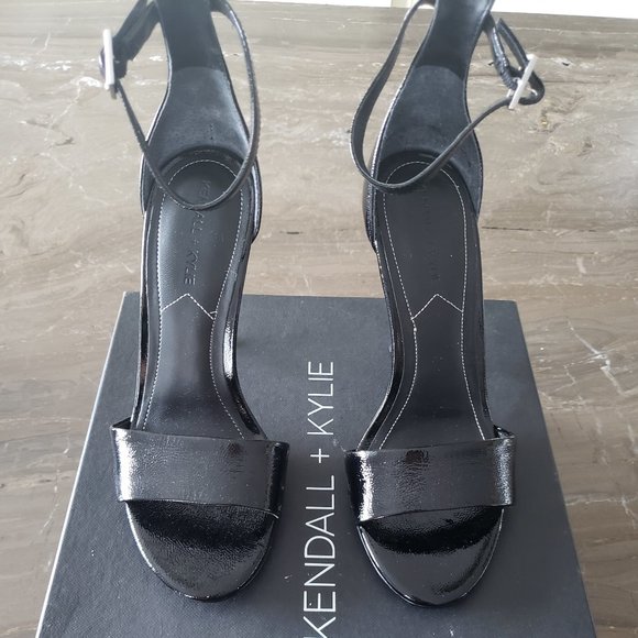 Kendall + Kylie EMILEE black patent - Picture 2 of 4